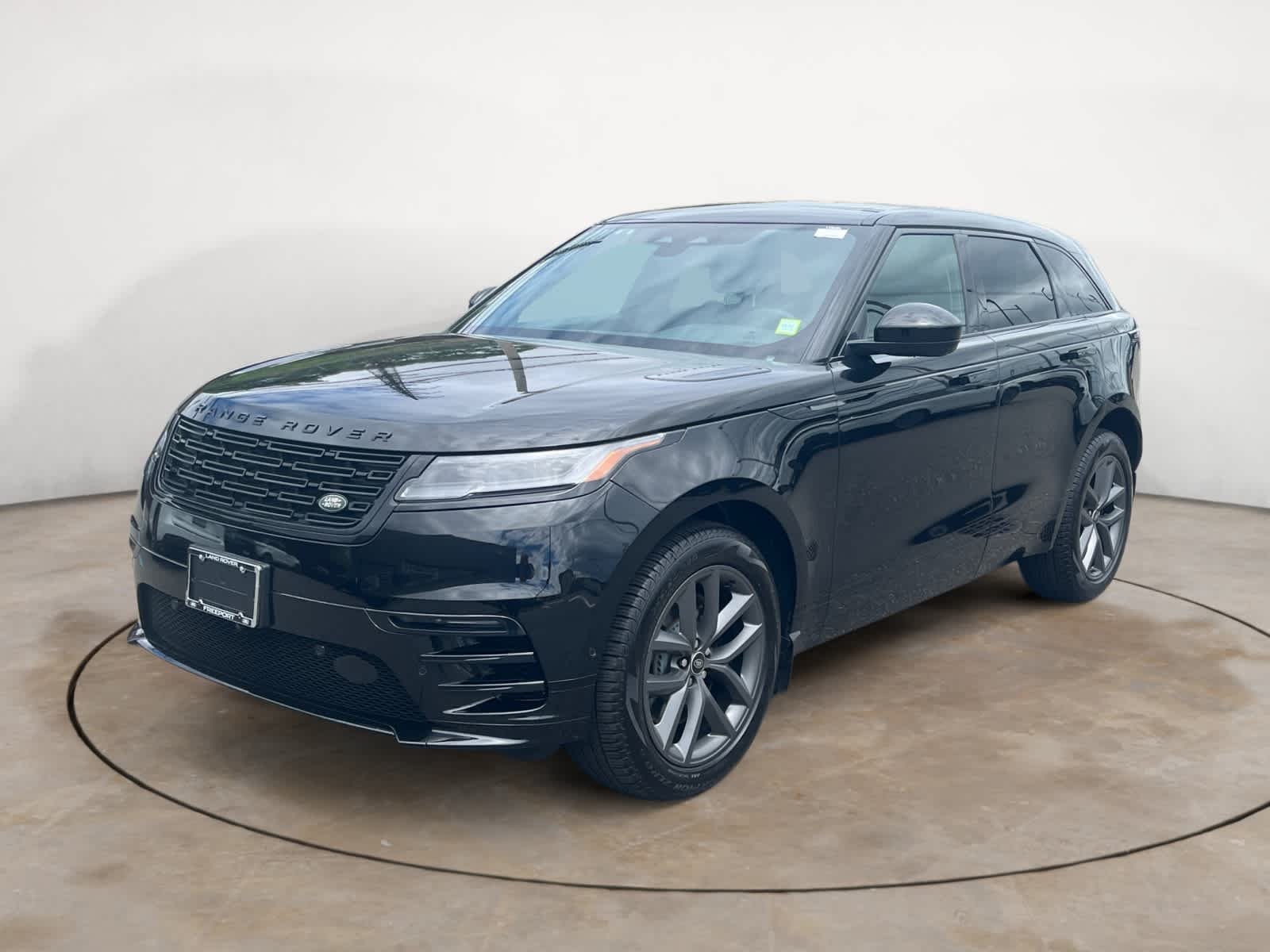 2026 Land Rover Range Rover Velar Dynamic SE