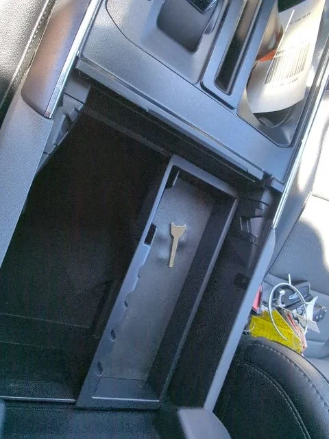 Used 2023 Gray Ford Lariat image 29