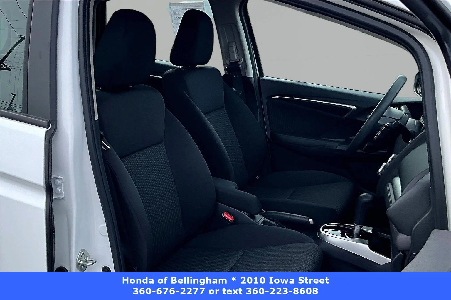 Used 2018 White Honda EX image 26