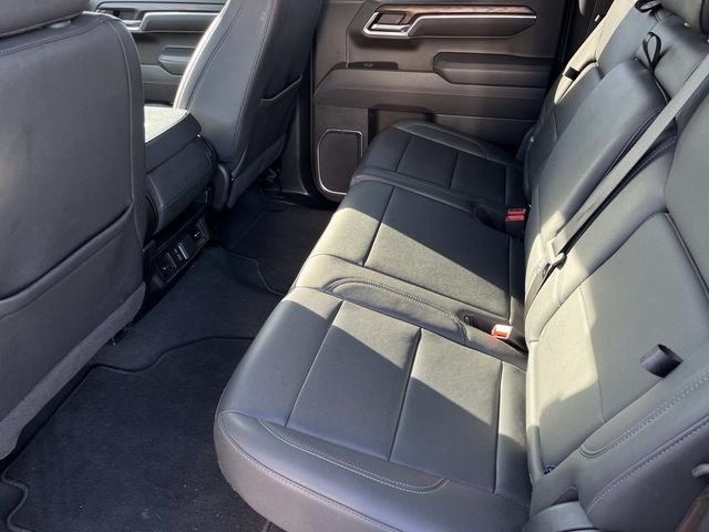 Used 2025 White GMC SLT image 17