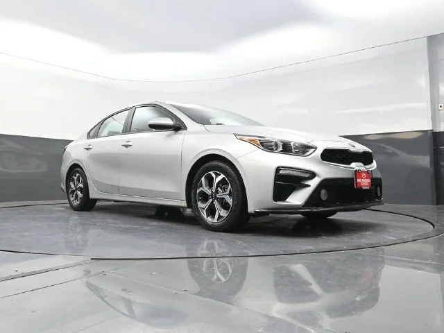 Used 2021 Silver Kia LXS image 31