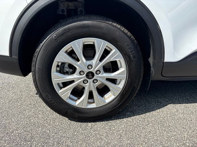 Used 2025 White Ford Active image 9