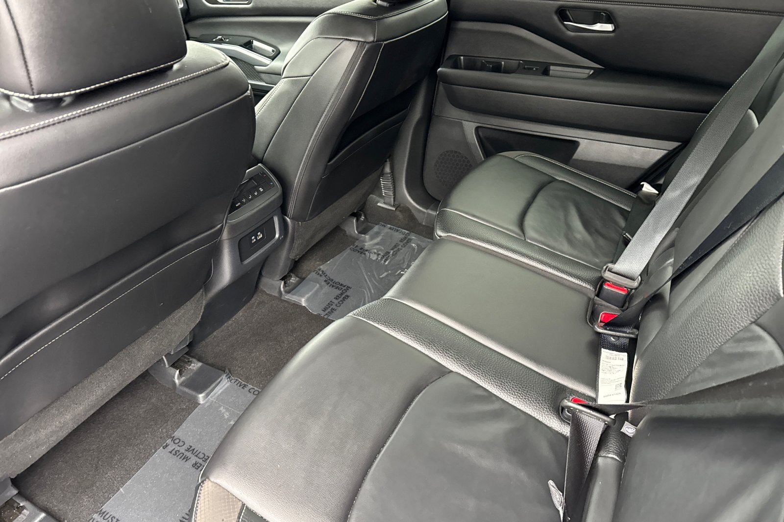 2025 Nissan Pathfinder SL - Photo 52