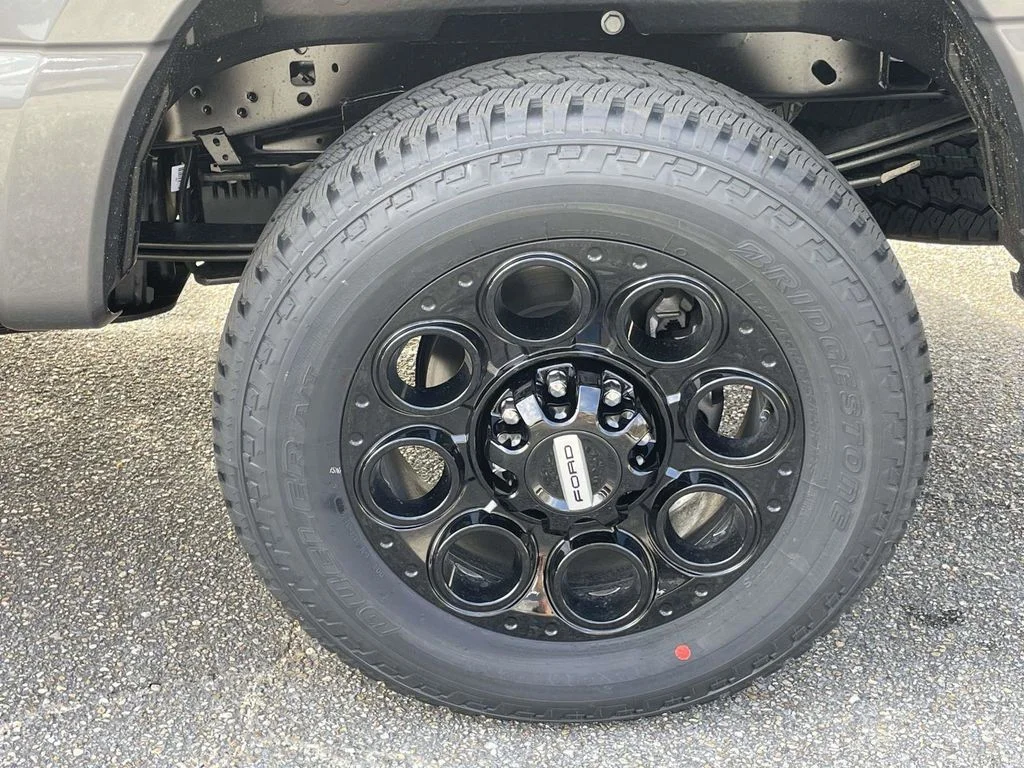 New 2026 Gray Ford Lariat image 9