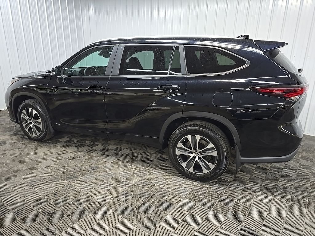 Used 2024 Black Toyota XLE image 4