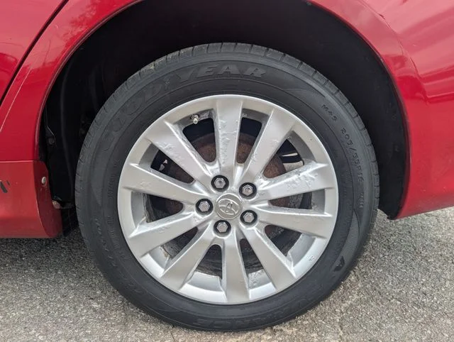 Used 2009 Red Toyota  image 25