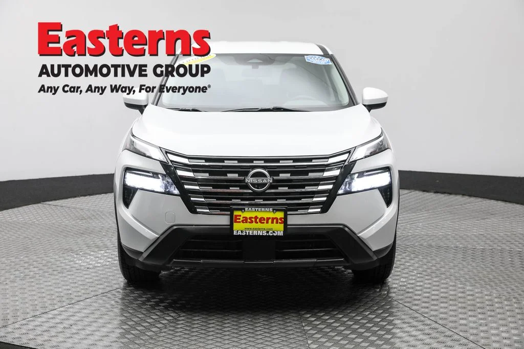 Used 2024 White Nissan SV image 2