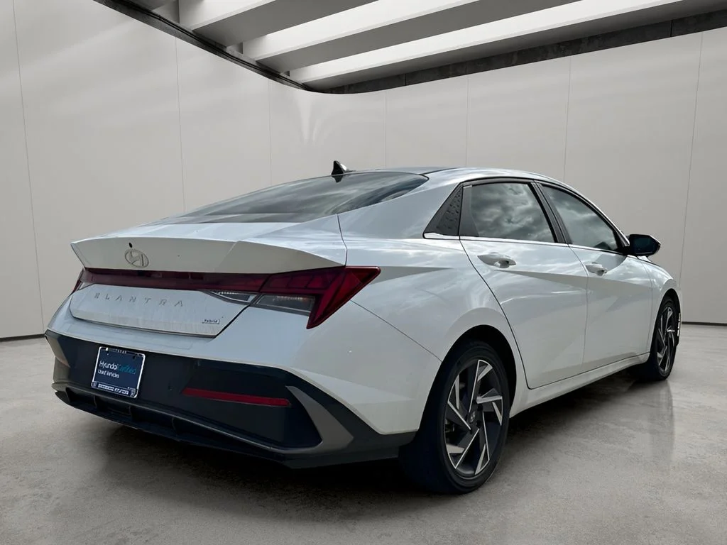 Used 2024 Serenity White Hyundai Limited image 6
