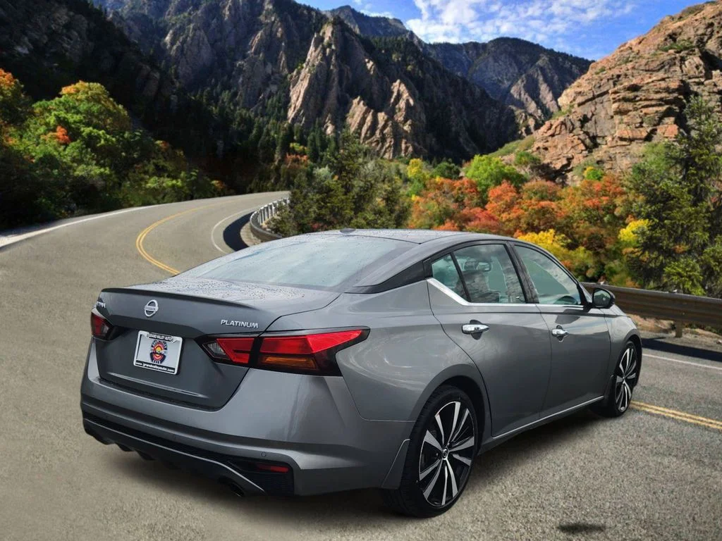 Used 2019 Gray Nissan 2.5 Platinum image 3