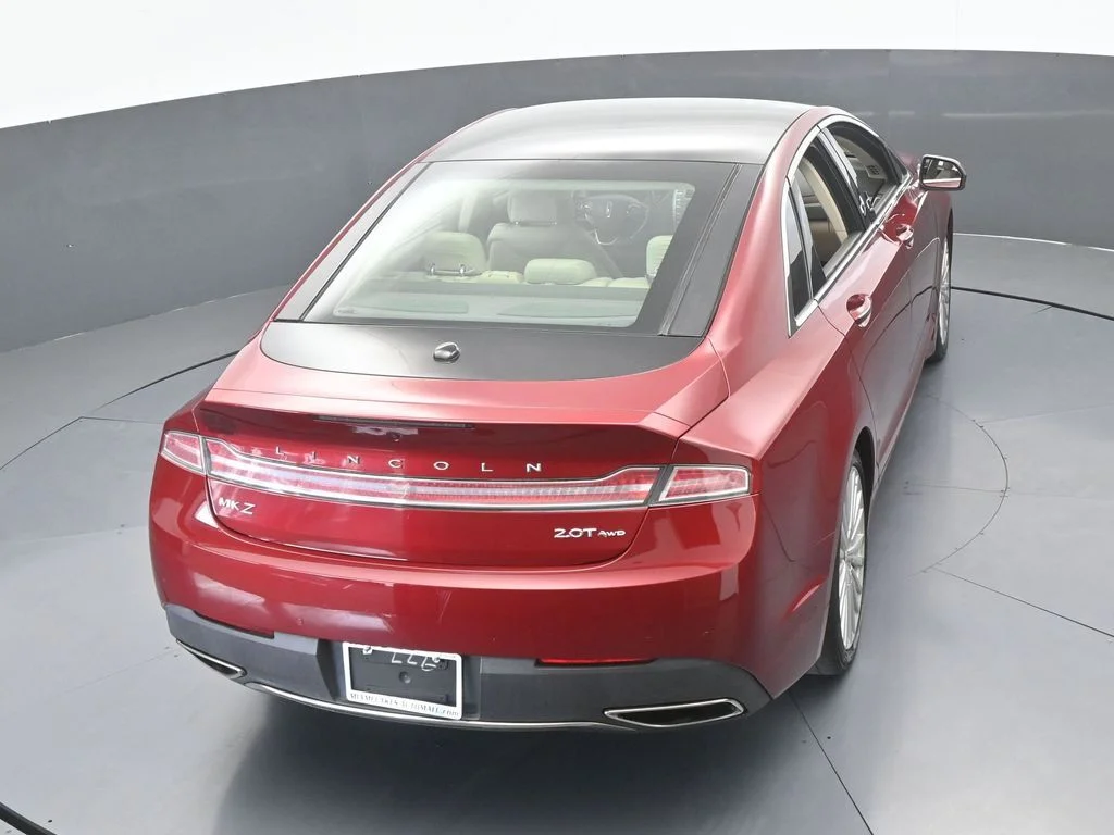 Used 2017 Ruby Red Metallic Lincoln Reserve image 57