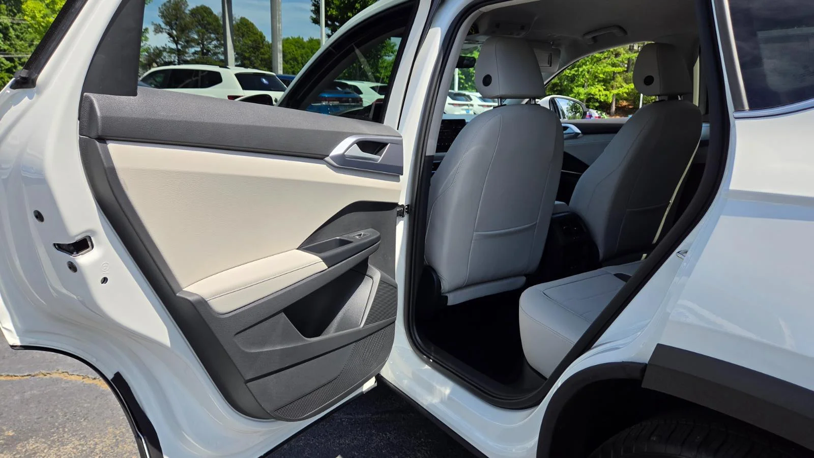 New 2026 Pure White Volkswagen SE image 42