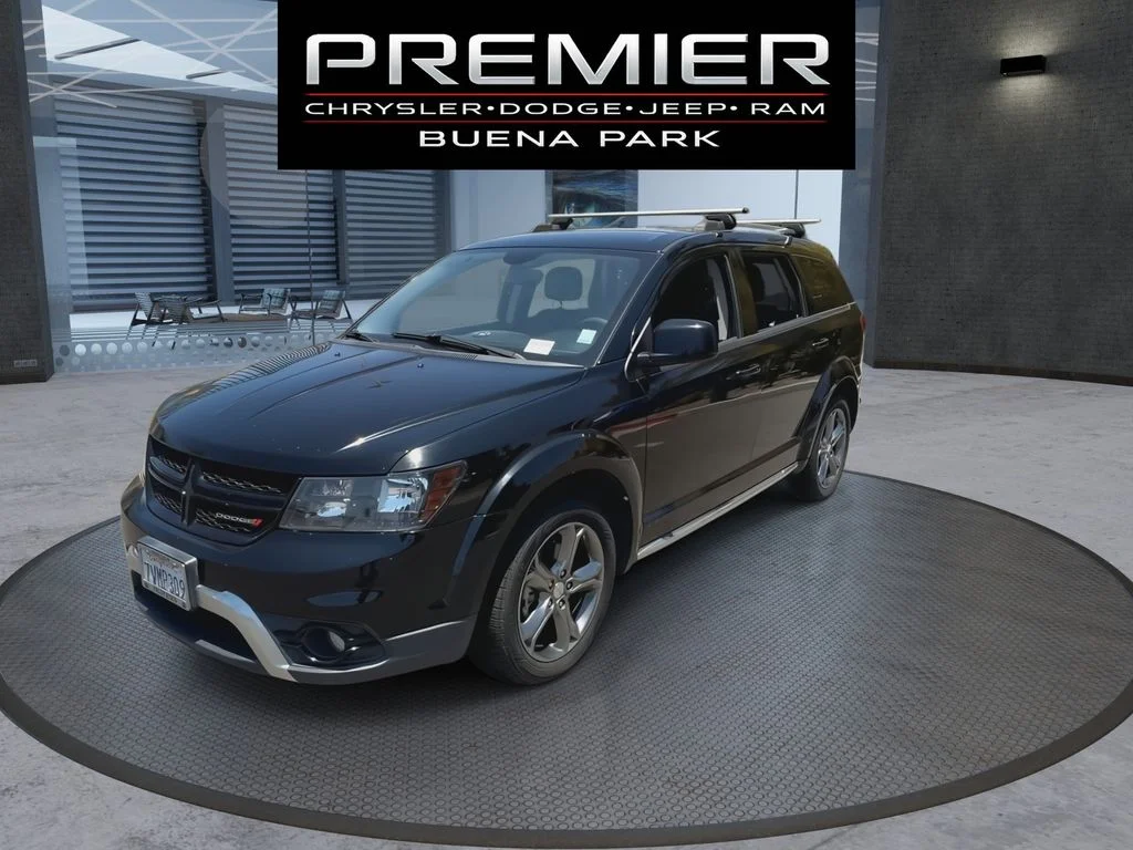 Used 2017 Black Dodge Crossroad image 4