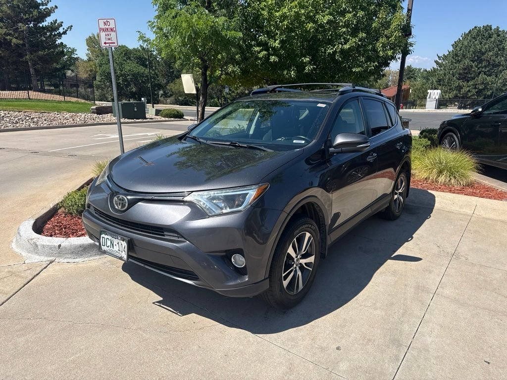Used 2018 Gray Toyota XLE image 1