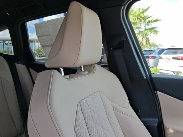 New 2026 Mineral White Metallic BMW 30 xDrive image 16
