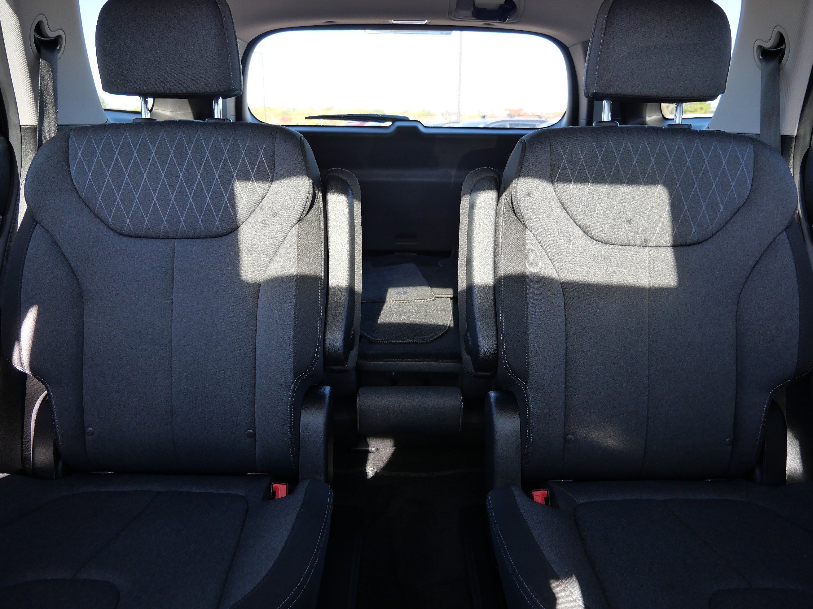 Used 2021 Moonlight Cloud Hyundai SEL image 13