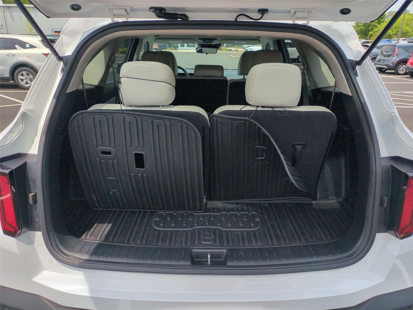 Used 2025 Glacial White Pearl Kia S image 47