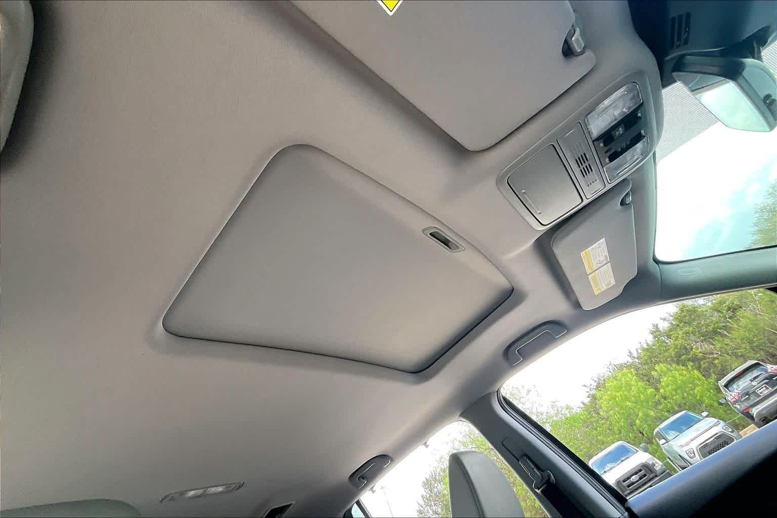 Used 2019 Obsidian Blue Pearl Honda EX-L image 25