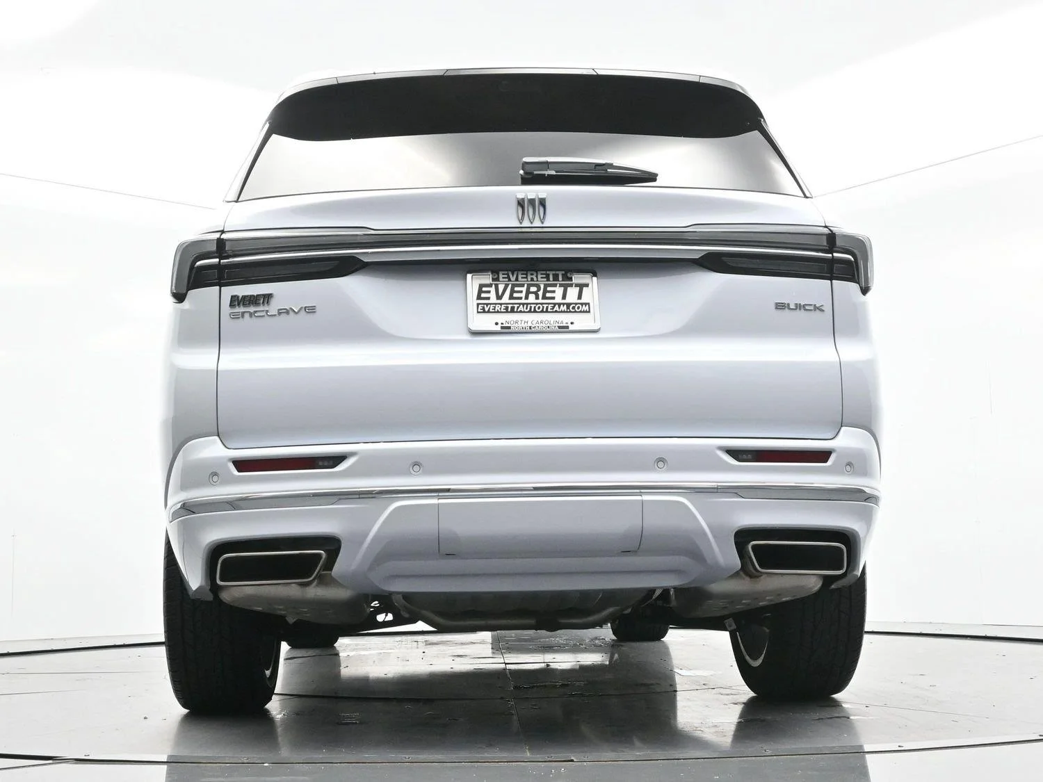 Used 2026 Iridescent White Tricoat Buick Avenir image 55