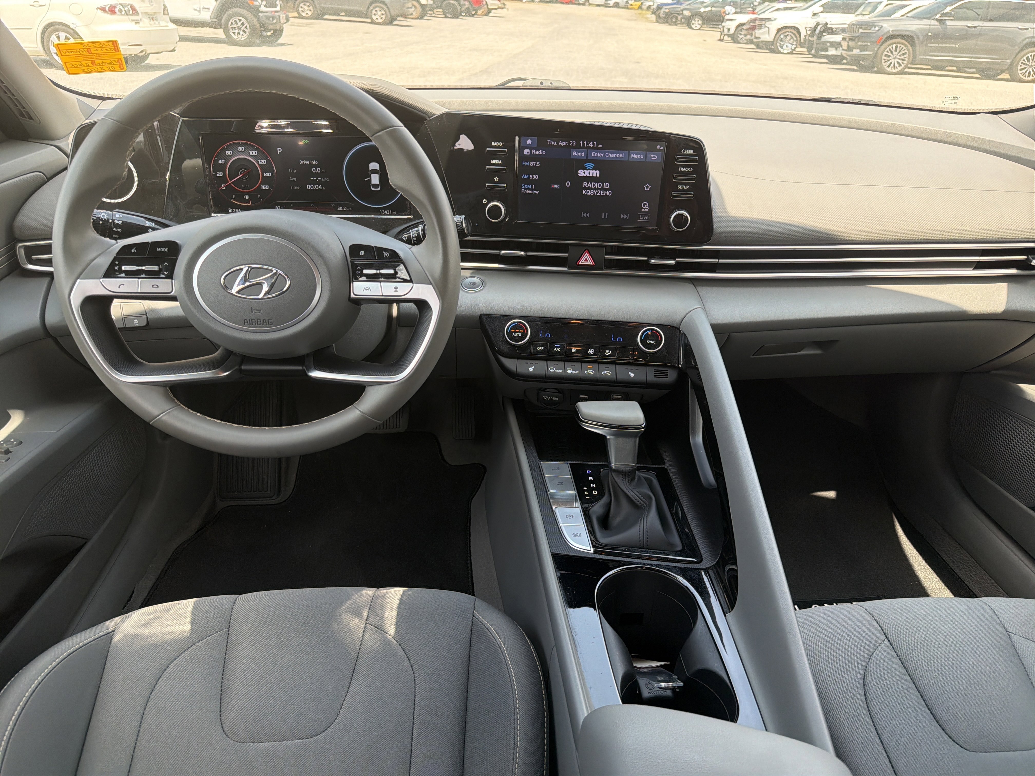 Used 2022 Phantom Black Hyundai SEL image 23