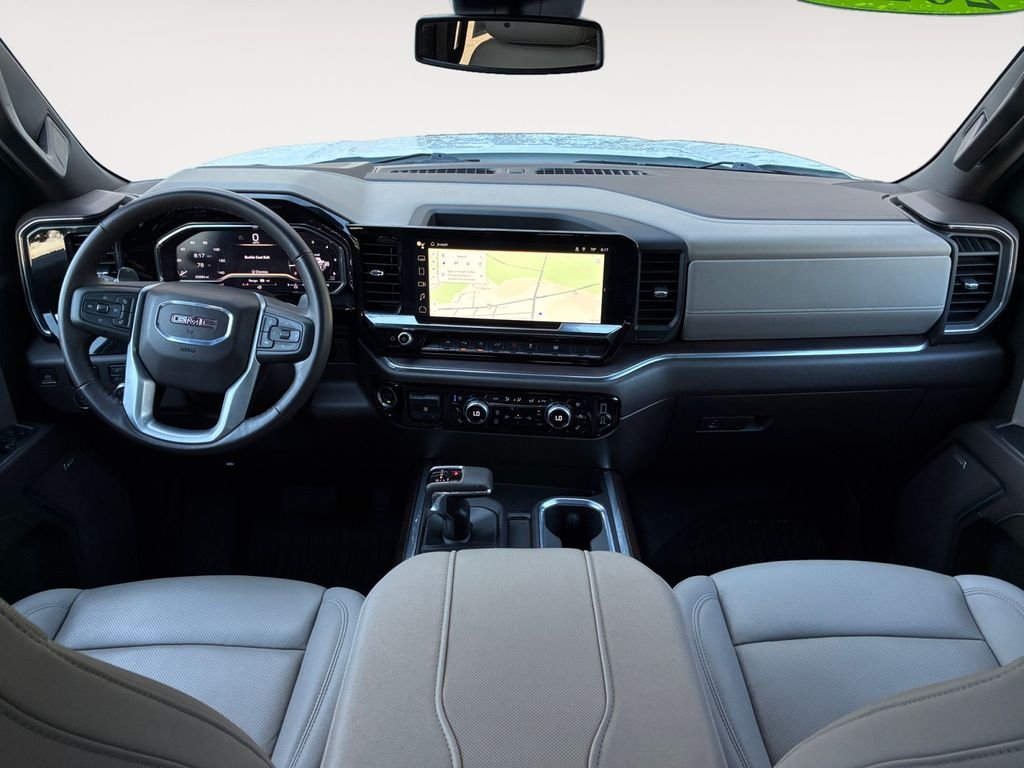 Used 2024 White GMC SLT image 10