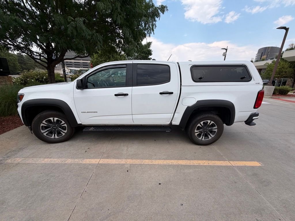 Used 2022 White Chevrolet Z71 image 1