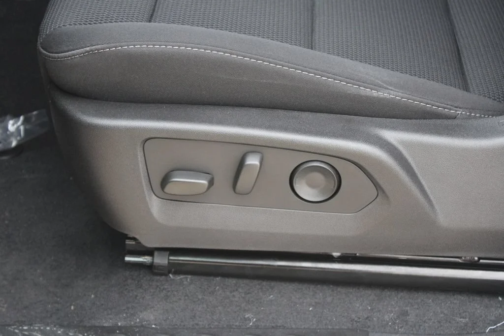 New 2026 Summit White GMC Elevation image 12