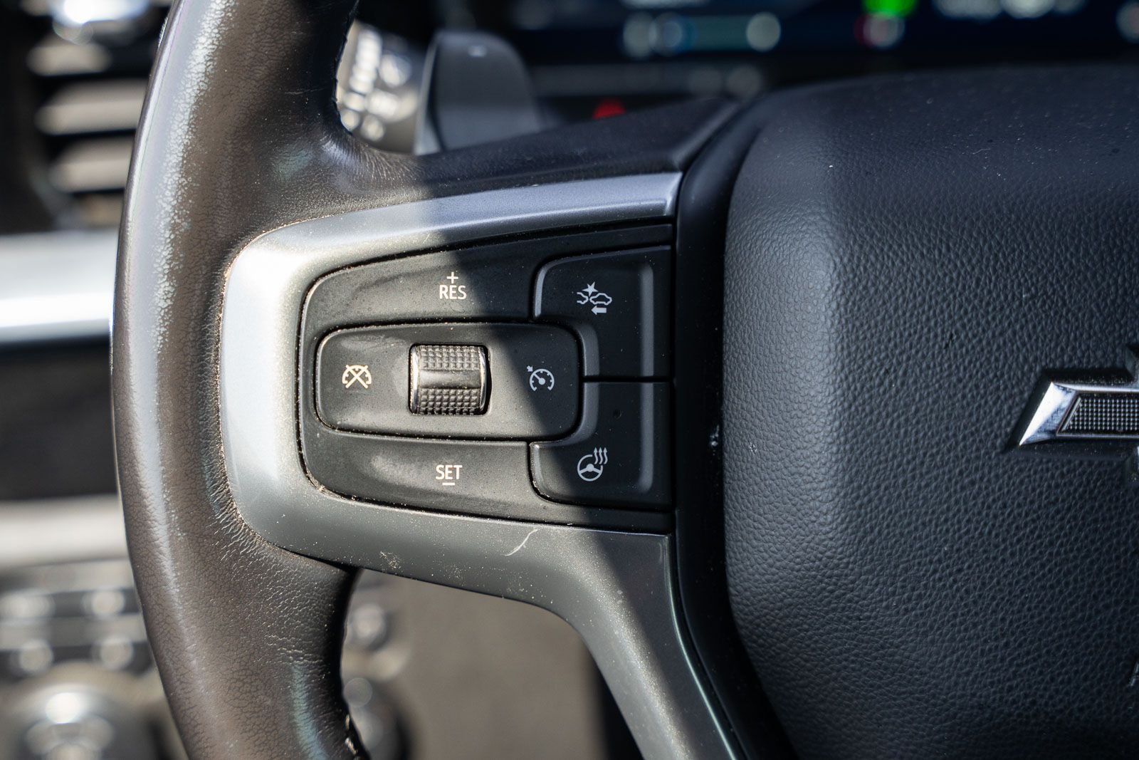 Used 2022 White Chevrolet RST image 25