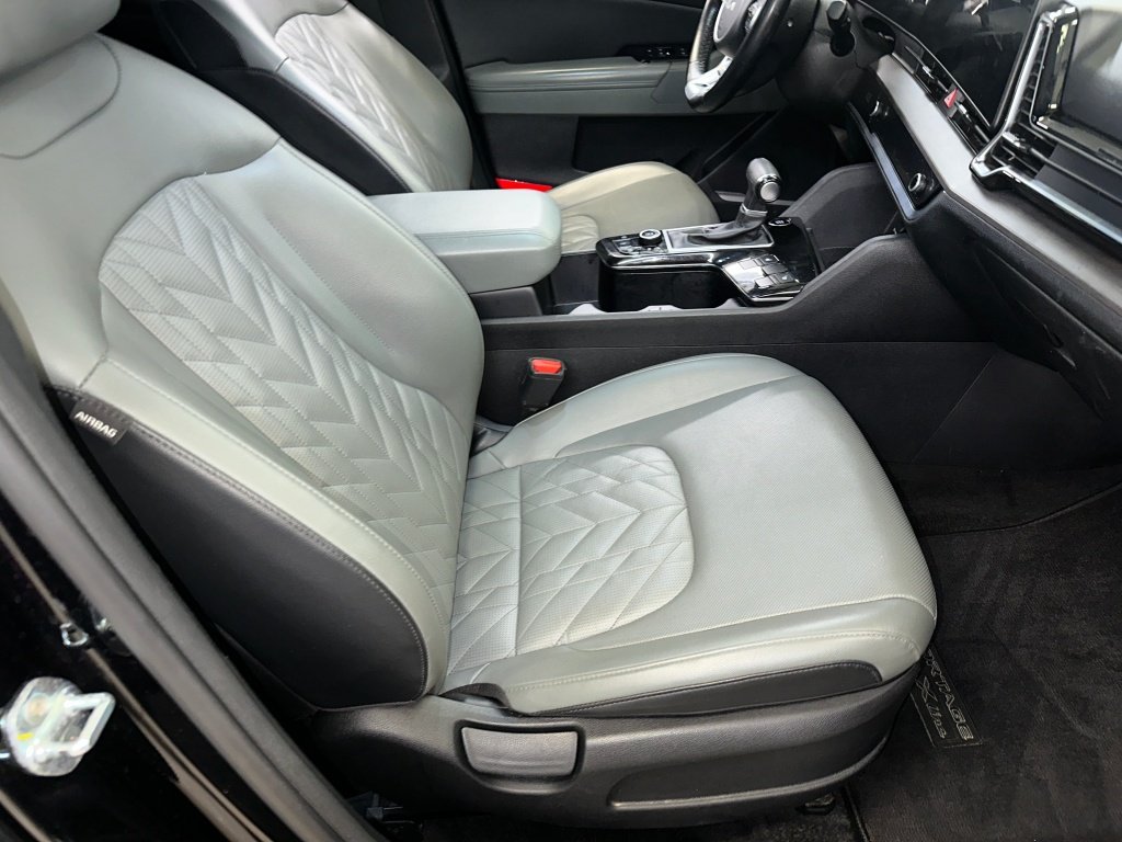 Used 2023 Black Kia X-Line image 30