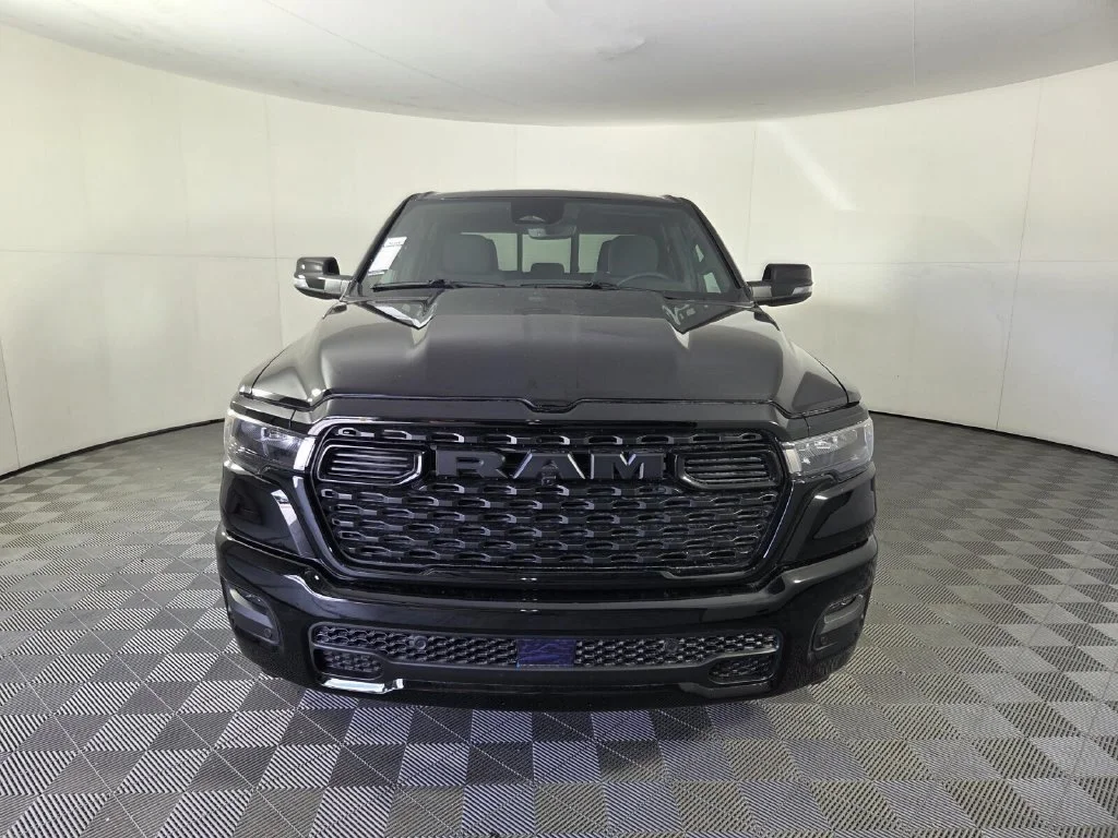 New 2026 Diamond Black Crystal Pearl-Coat Exterior Paint RAM Big Horn image 3