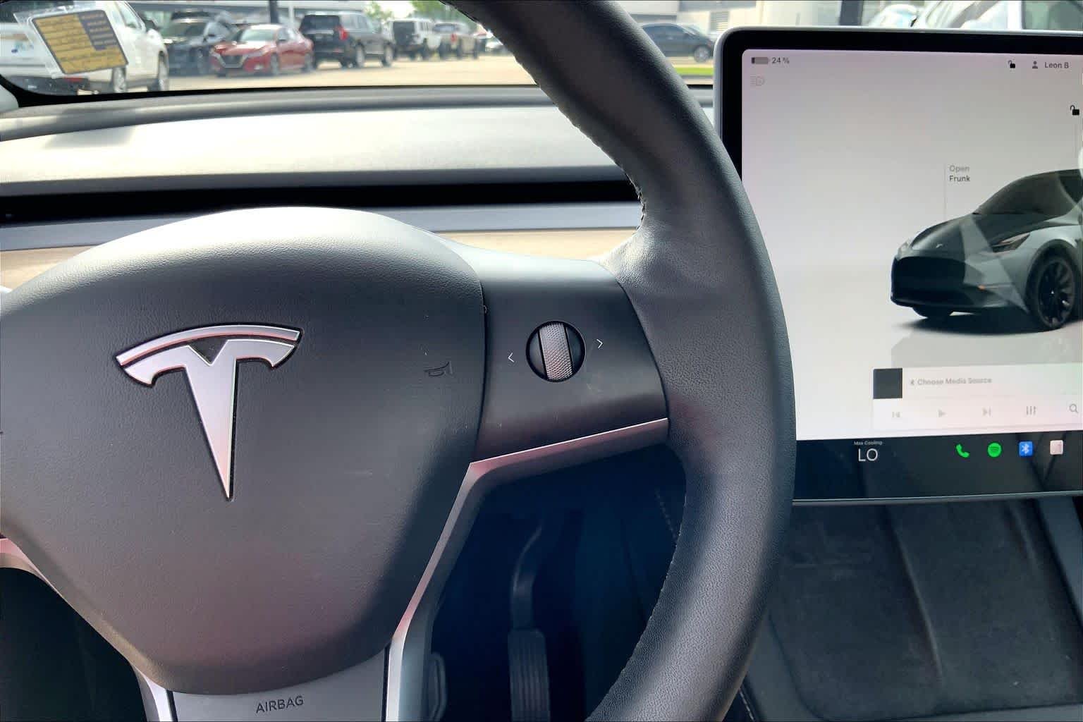 Used 2022 Midnight Silver Metallic Tesla Long Range image 23