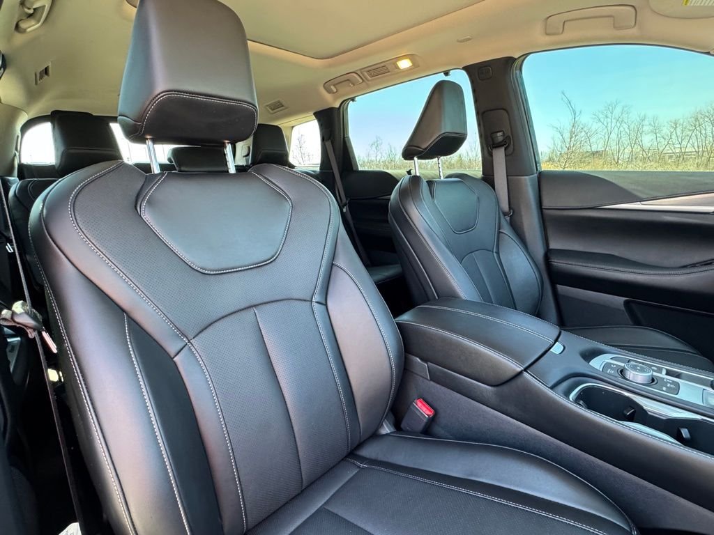 Used 2026 Mineral Black INFINITI LUXE image 31