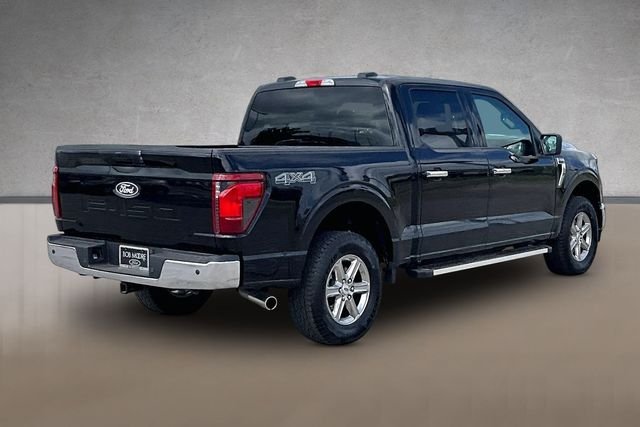 Used 2025 Agate Black Metallic Ford XLT image 30