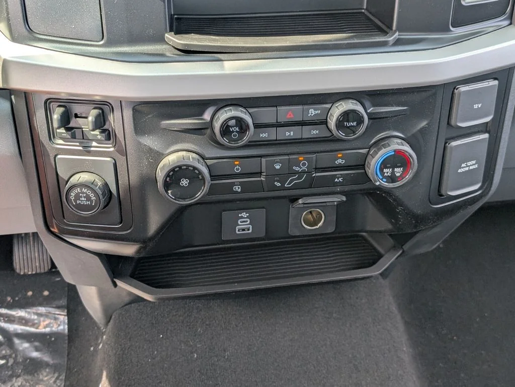 New 2026 Oxford White Ford F-350® XLT image 15