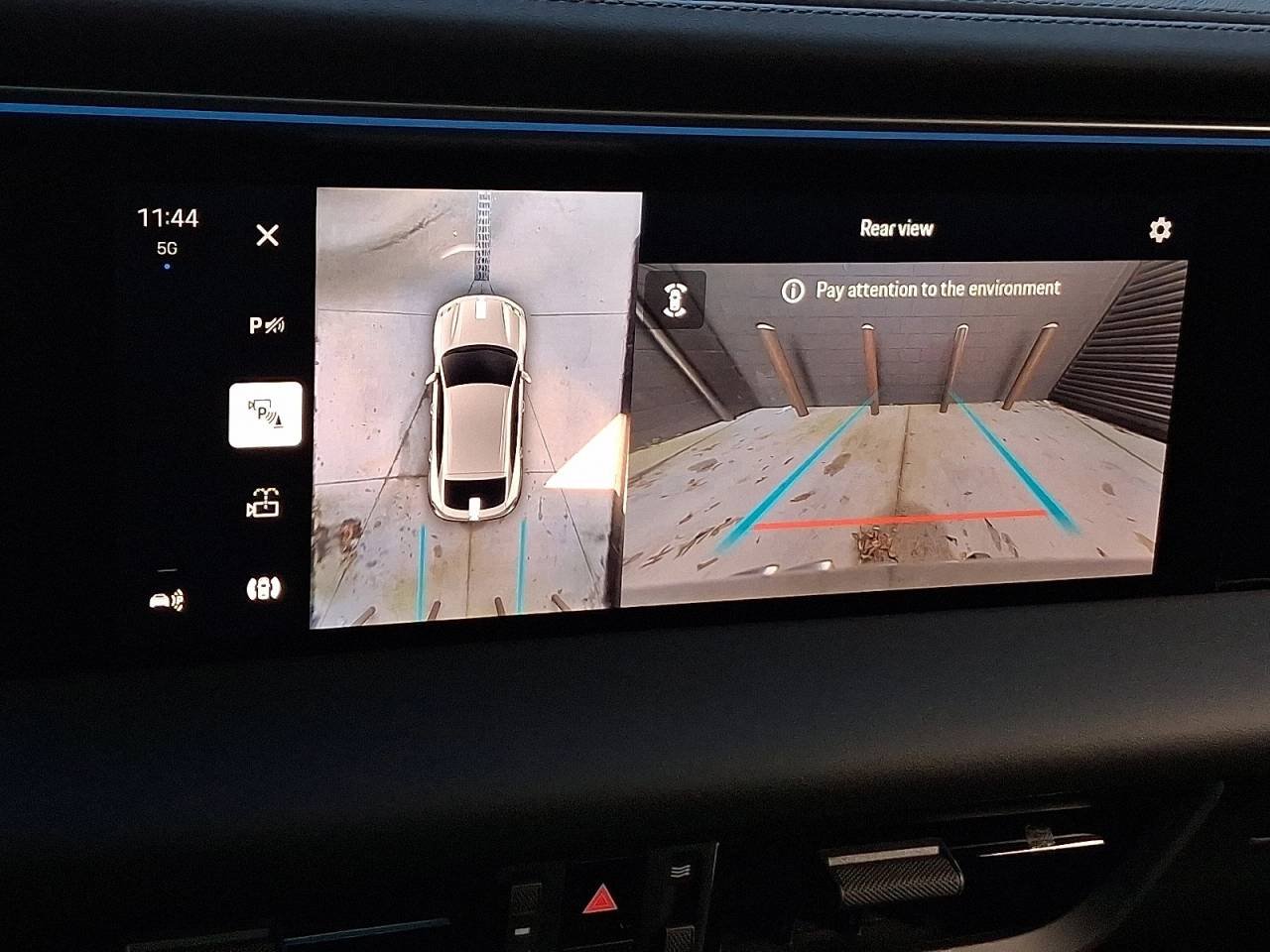 2025 Porsche Macan Base - Photo 21