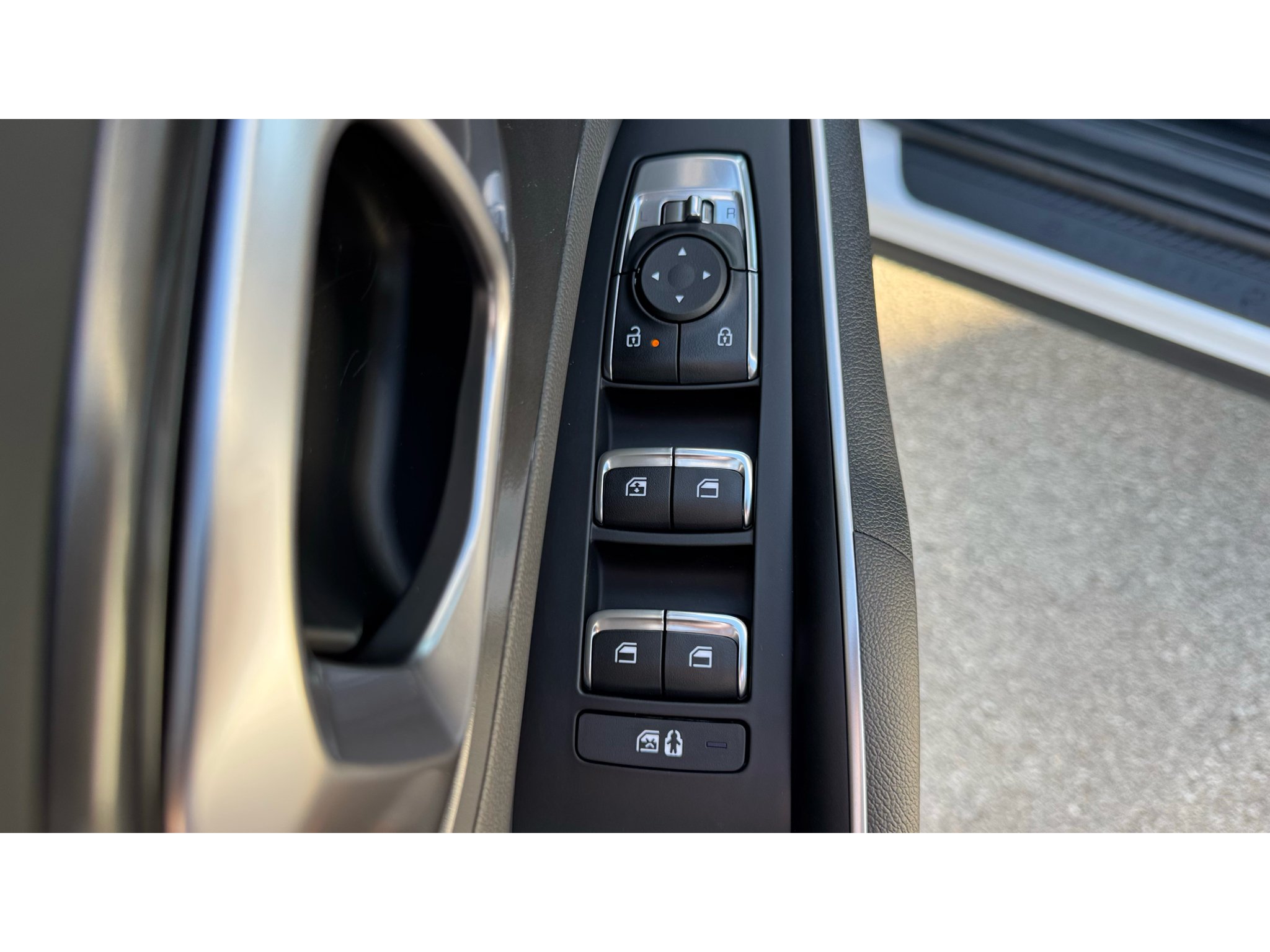 New 2026 Glacial White Pearl Kia S image 24