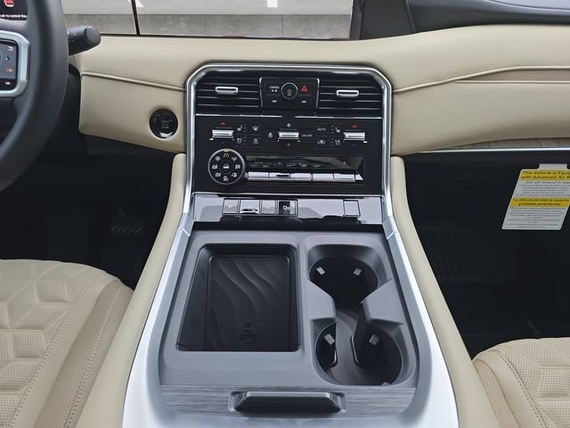 2026 Nissan Armada Platinum - Photo 3