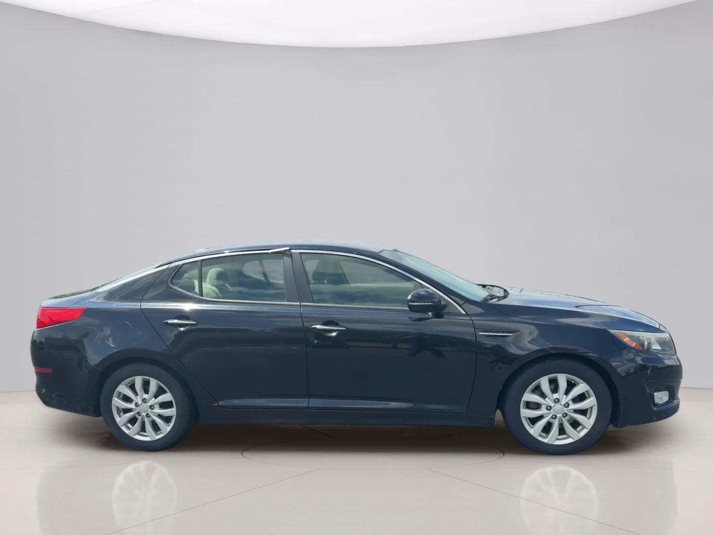 Used 2014 Black Kia LX image 4