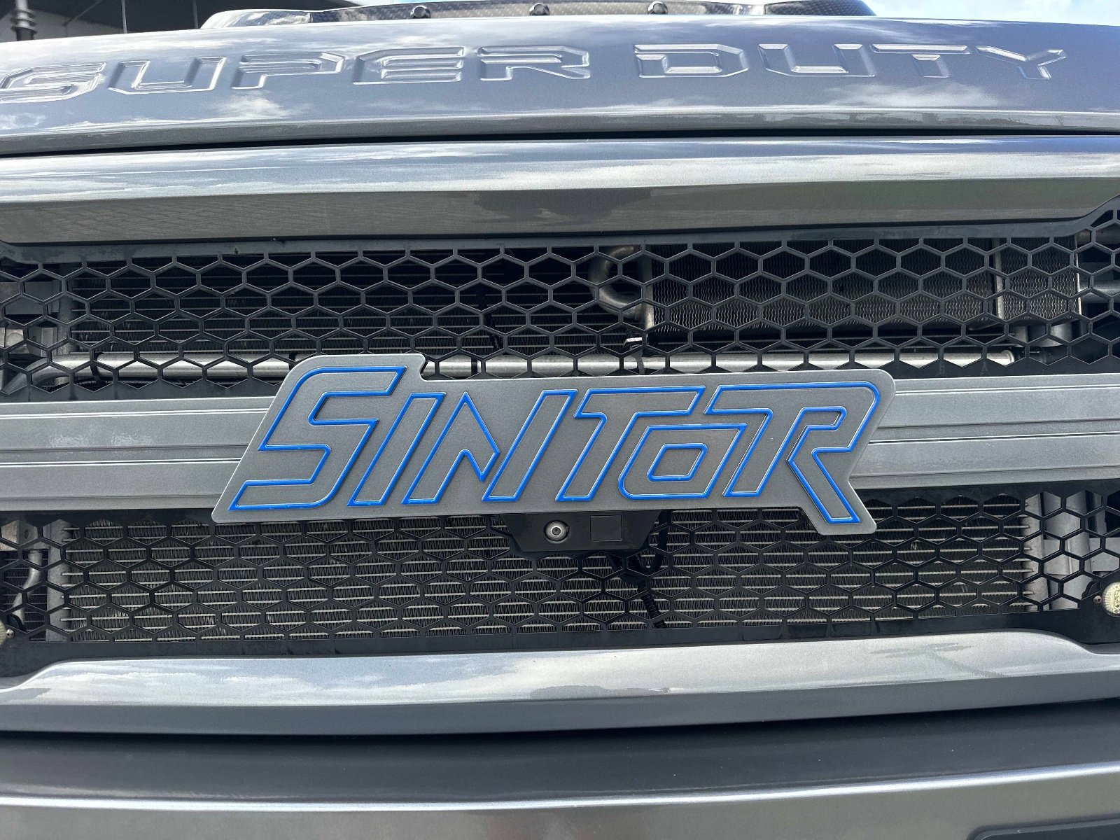 Used 2022 Gray Metallic Ford Lariat image 9