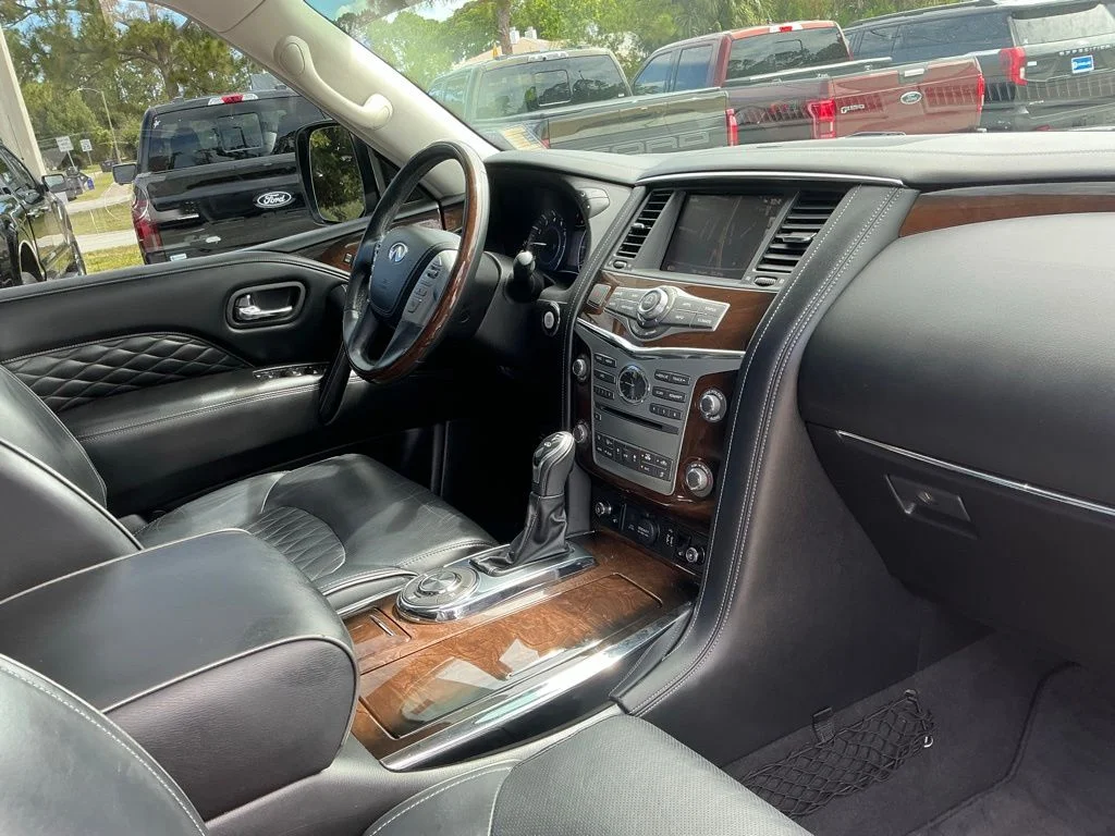 Used 2019 Gray INFINITI LUXE image 24