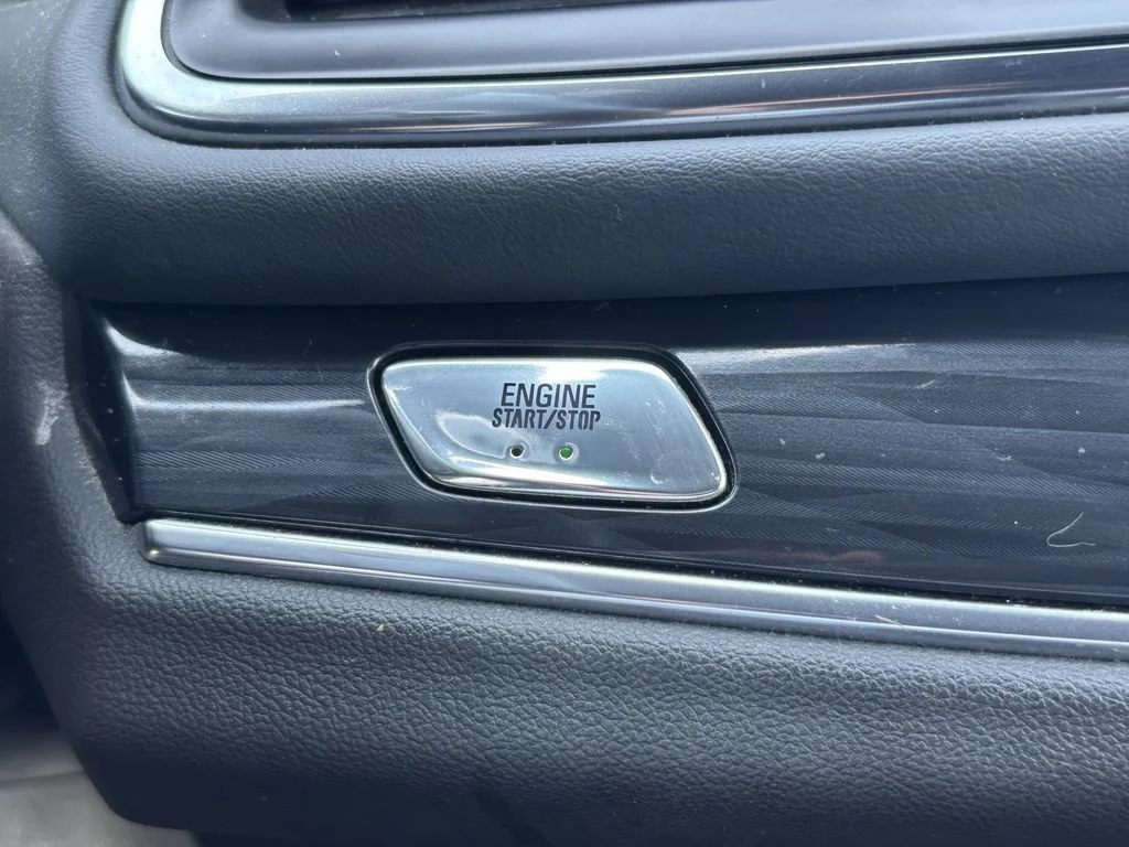 Used 2022 Includes Pitch Dark Night lower exterior accent color.) Buick Premium image 31