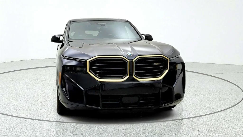 Used 2025 Carbon Black Metallic BMW SAV w/ Bowers & Wilkins Diamond Surround Sound image 2