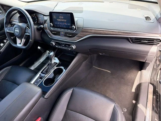 Used 2021 Black Nissan 2.5 SL image 30