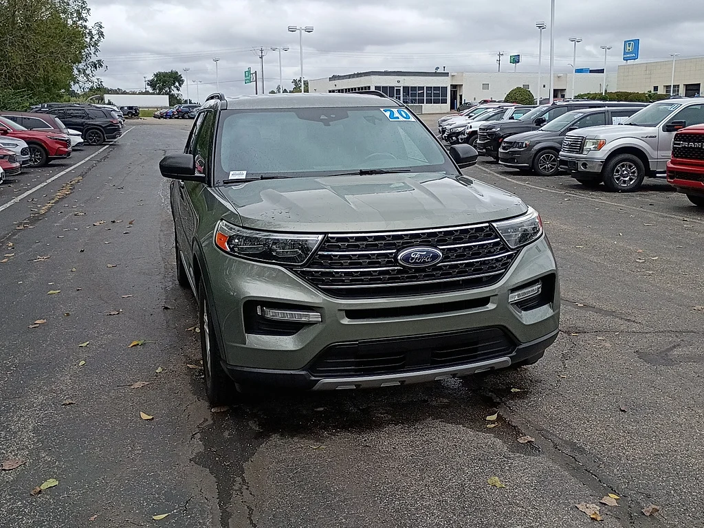 2020 Ford Explorer XLT, photo 4 of 12