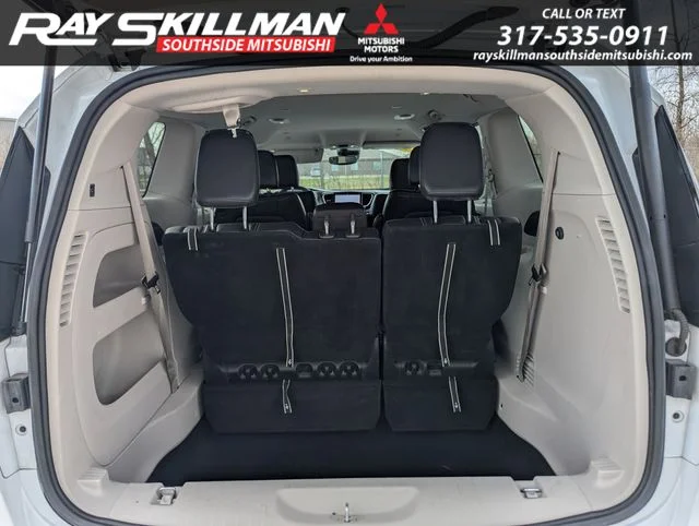 Used 2022 White Chrysler Touring L image 8