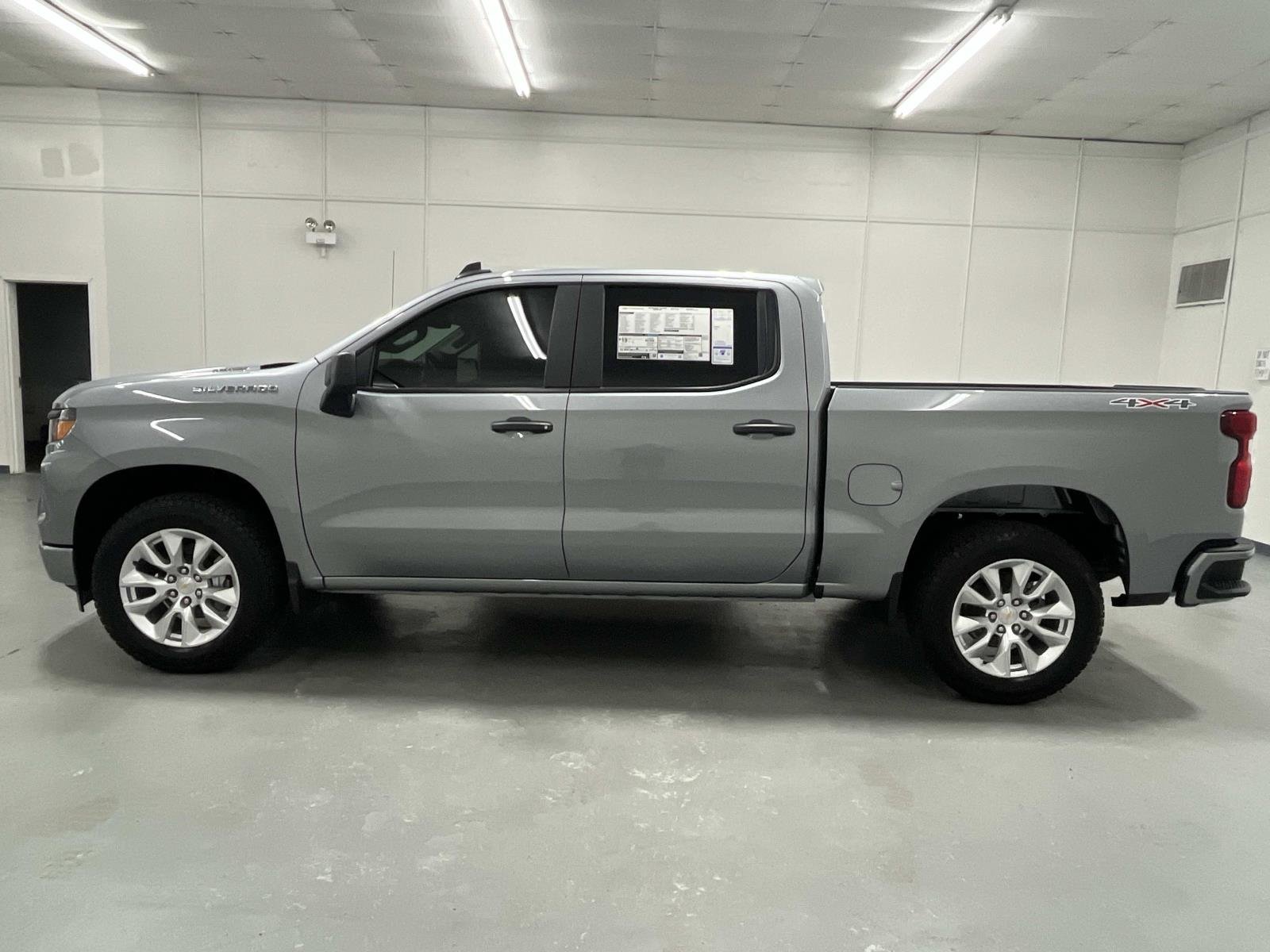 2026 Chevrolet Silverado 1500 Custom - Photo 5