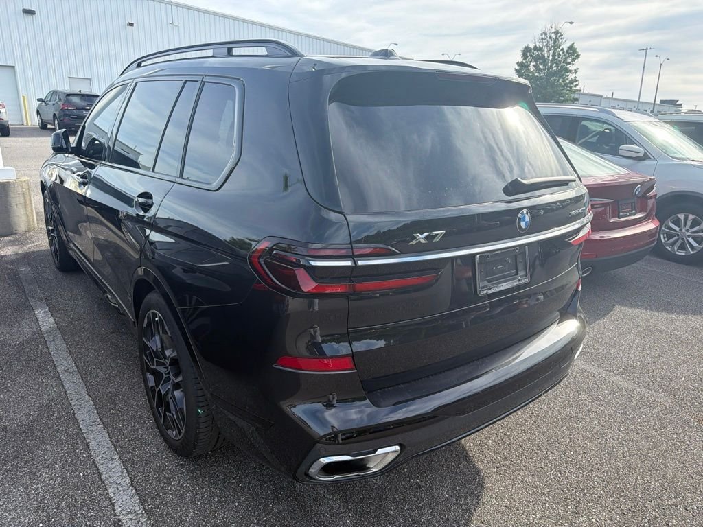 Used 2025 Black BMW xDrive40i image 4