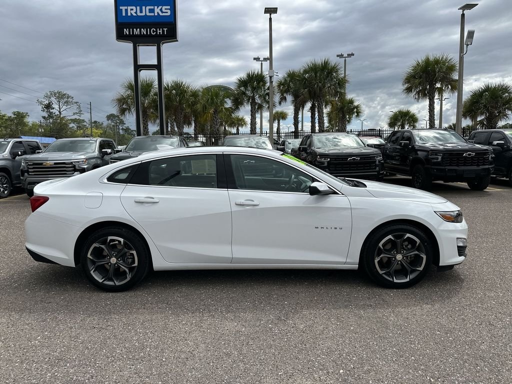 Used 2024 Summit White Chevrolet 1LT image 17