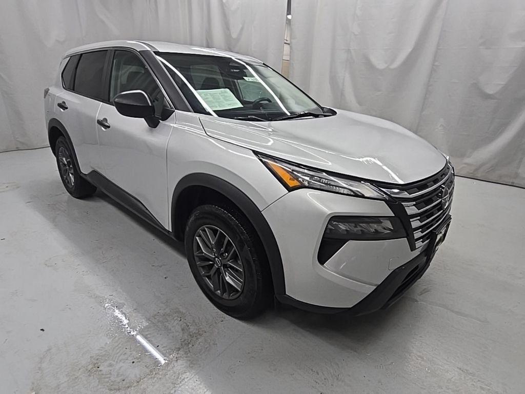 Used 2024 Silver Nissan S image 8