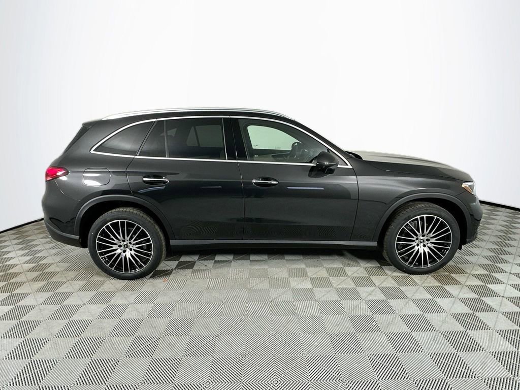 New 2026 Graphite Grey Metallic Mercedes-Benz GLC 300 image 42