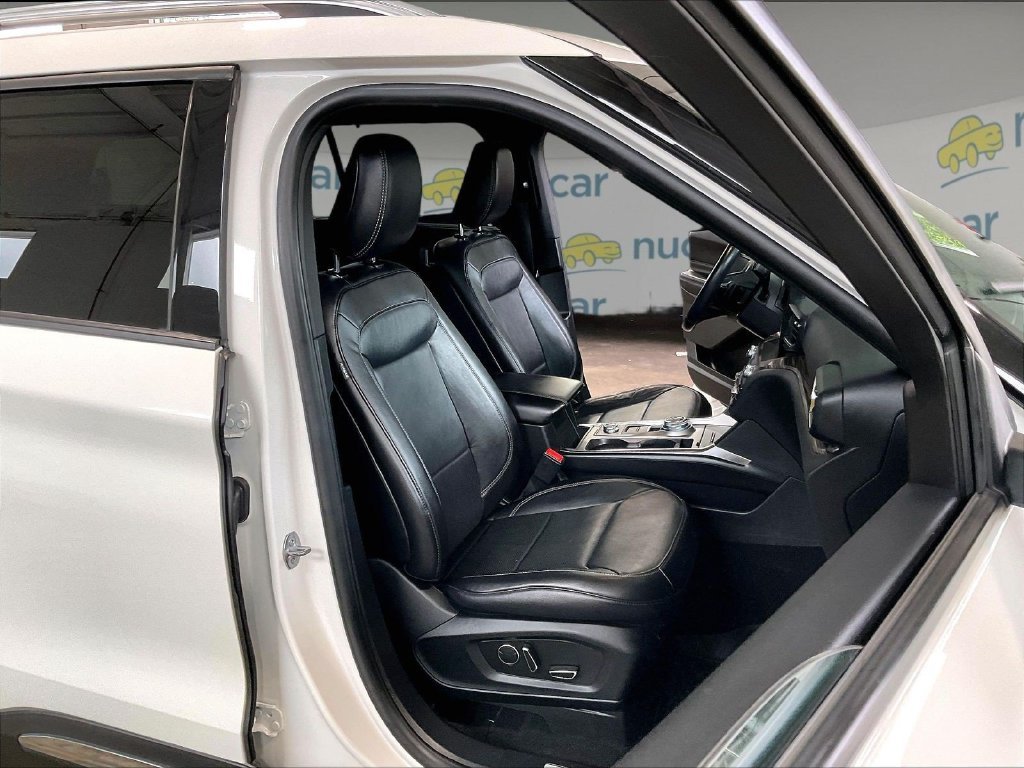 Used 2020 White Ford Limited image 11